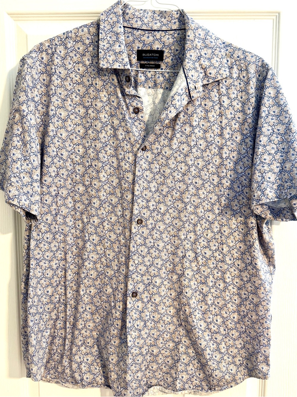 Bugatchi Cream and Blue Floral Short-Sleeve Button-Down Shirt